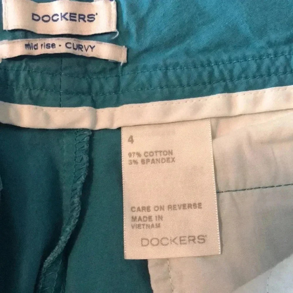 Dockers Teal shorts‎ - Picture 9 of 10
